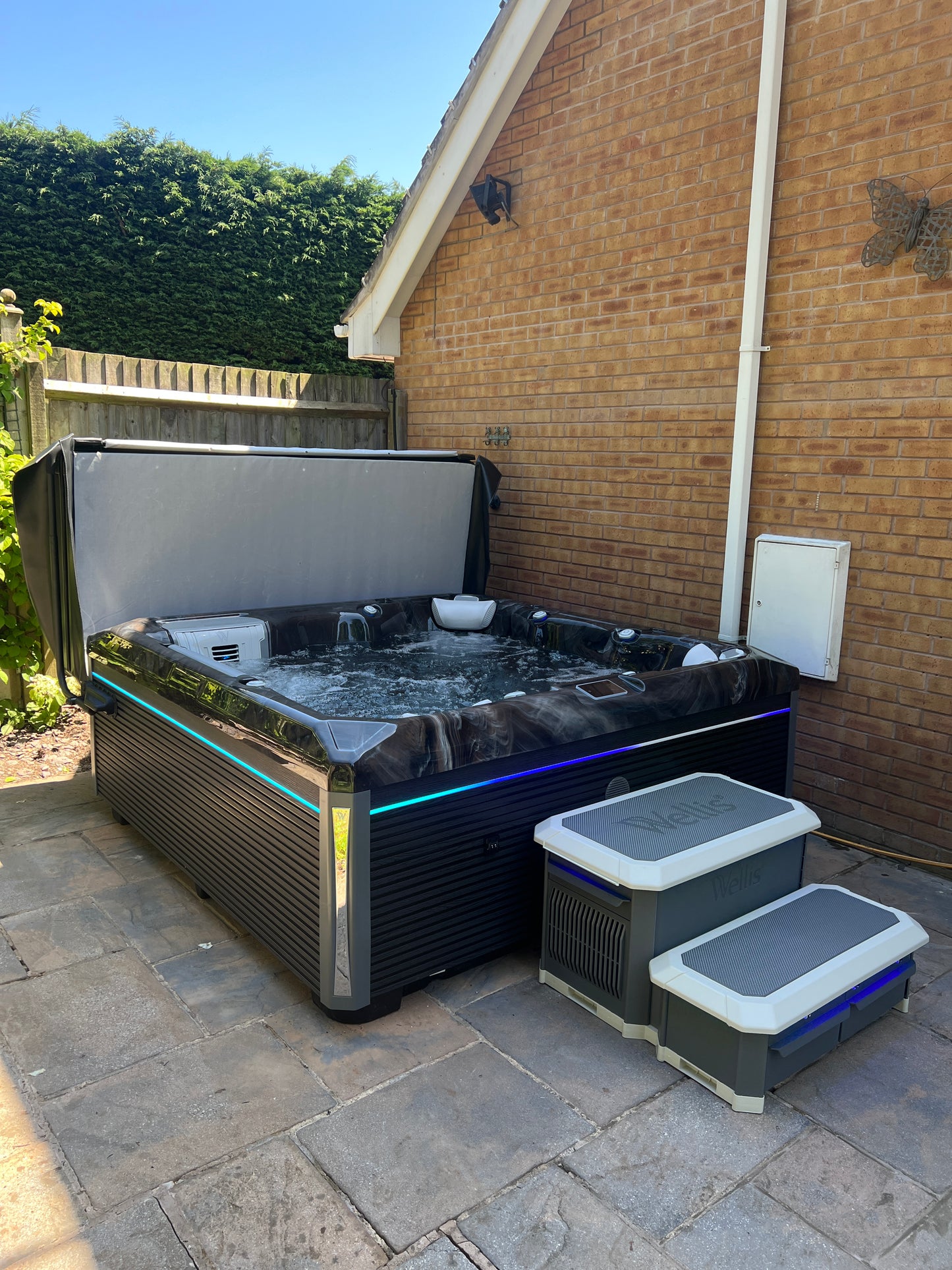 Wellis® Makalu Mountain - Staffordshire Hot Tubs & Swimspas