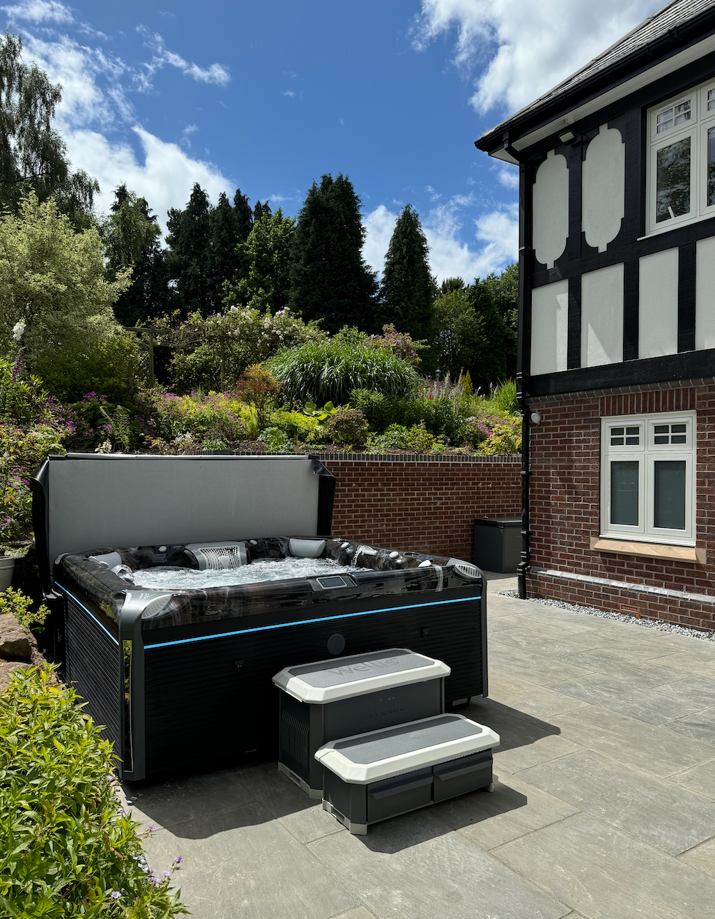 Wellis® Elbrus Mountain - Staffordshire Hot Tubs & Swimspas
